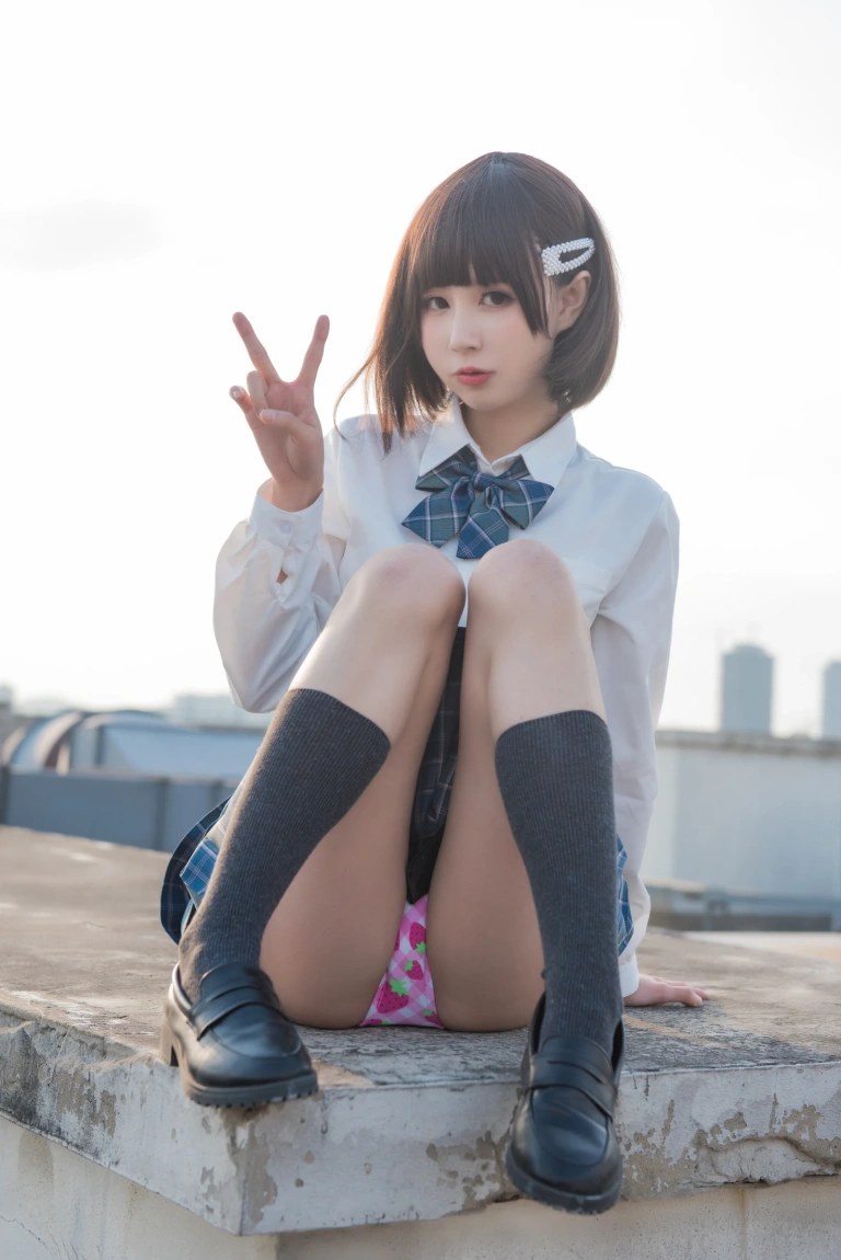 西园寺南歌《少女裙底》主题写真：22张全套美图