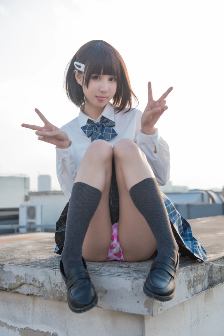 西园寺南歌《少女裙底》主题写真：22张全套美图