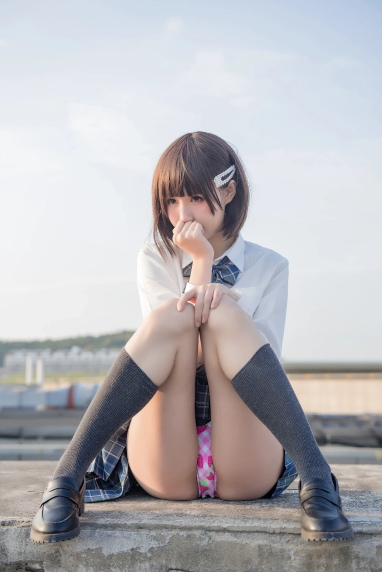 西园寺南歌《少女裙底》主题写真：22张全套美图