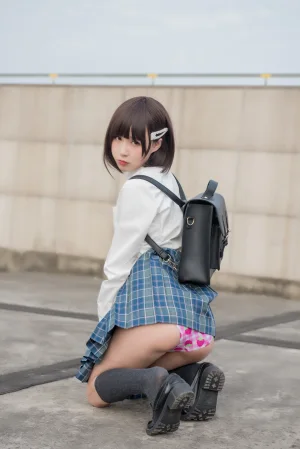 西园寺南歌《少女裙底》主题写真：22张全套美图
