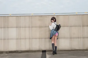 西园寺南歌《少女裙底》主题写真：22张全套美图