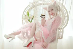 小仓千代《透明女仆粉色》主题写真：24张全套美图