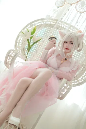 小仓千代《透明女仆粉色》主题写真：24张全套美图