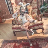 狐玖玖《碧蓝航线 可畏 白兔女郎》主题写真：25张全套美图