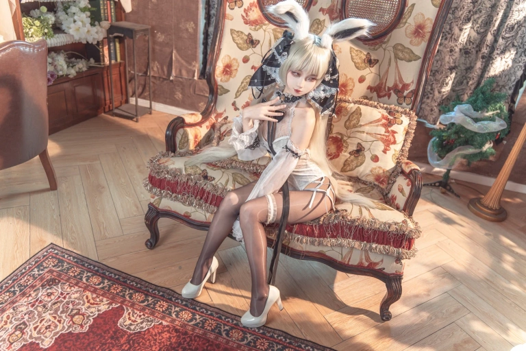 狐玖玖《碧蓝航线 可畏 白兔女郎》主题写真：25张全套美图