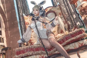 狐玖玖《碧蓝航线 可畏 白兔女郎》主题写真：25张全套美图