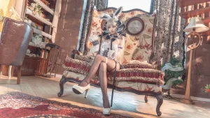 狐玖玖《碧蓝航线 可畏 白兔女郎》主题写真：25张全套美图