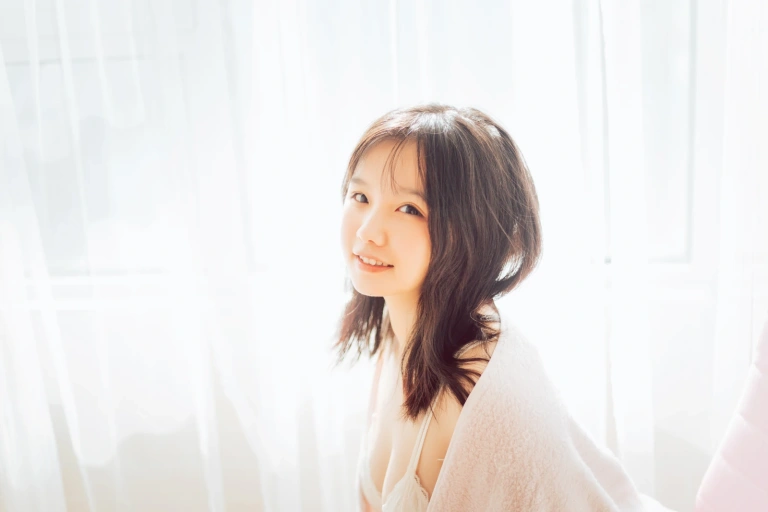 阿半今天很开心《私房》主题写真：26张全套美图