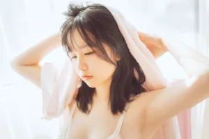 阿半今天很开心《私房》主题写真：26张全套美图