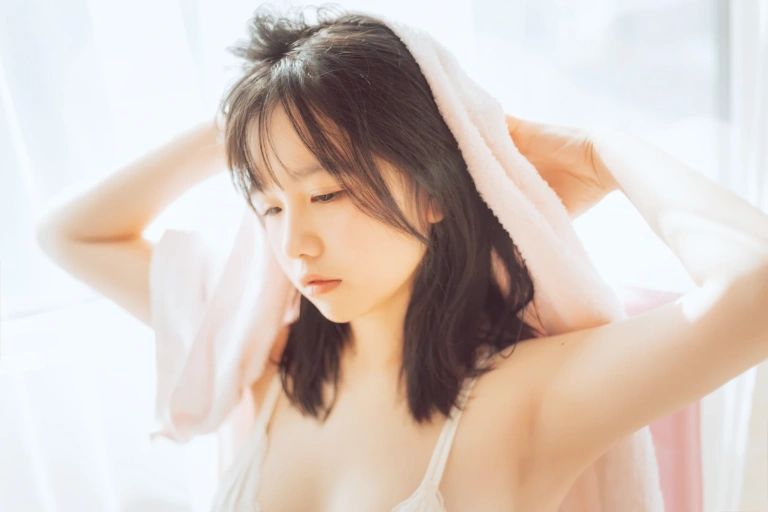 阿半今天很开心《私房》主题写真：26张全套美图