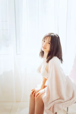 阿半今天很开心《私房》主题写真：26张全套美图