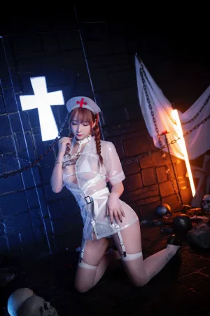 叉子宝宝《透明小护士》主题写真：26张全套美图