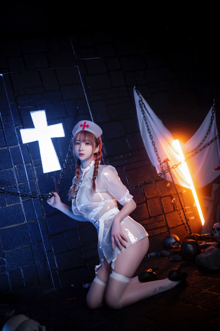 叉子宝宝《透明小护士》主题写真：26张全套美图