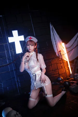 叉子宝宝《透明小护士》主题写真：26张全套美图