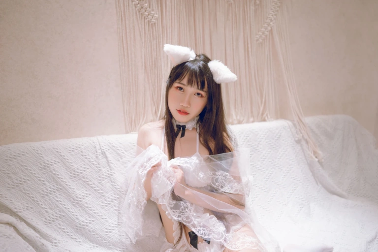 不呆猫《狐狸》主题写真：26张全套美图