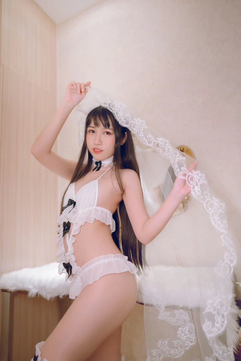 不呆猫《狐狸》主题写真：26张全套美图