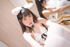 不呆猫《狐狸》主题写真：26张全套美图