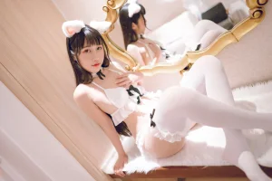 不呆猫《狐狸》主题写真：26张全套美图