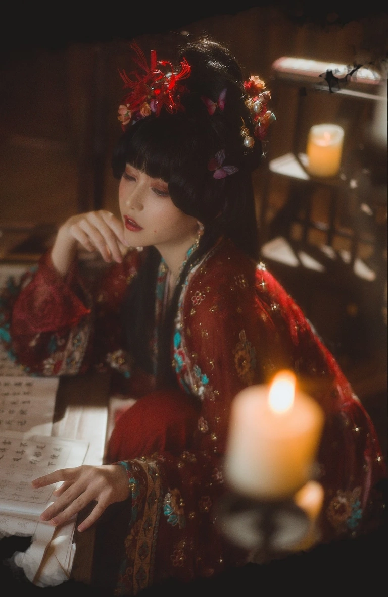 凛子酱《抚绸衣庄》主题写真：26张全套美图