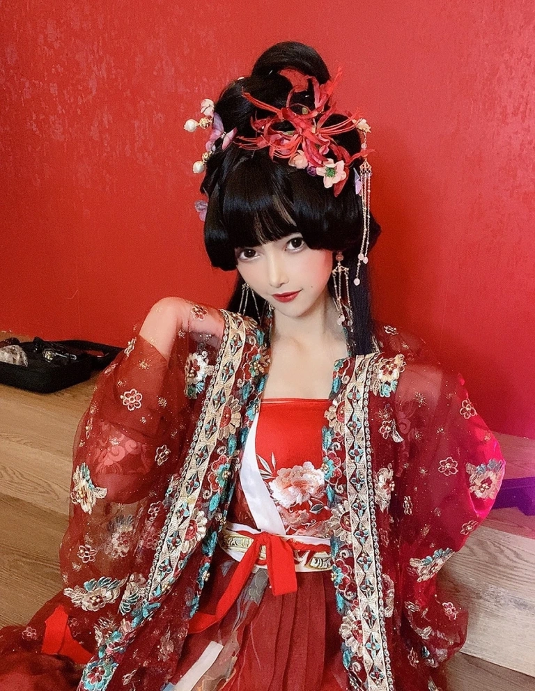 凛子酱《抚绸衣庄》主题写真：26张全套美图