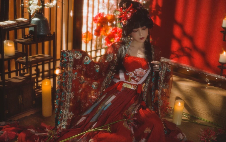 凛子酱《抚绸衣庄》主题写真：26张全套美图