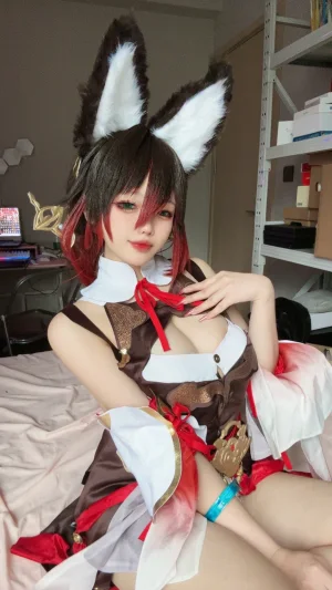 小瑶幺幺《停云 自拍版》主题写真：28张全套美图