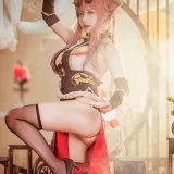 是一只熊仔《布莱默顿 功夫少女》主题写真：30张全套美图