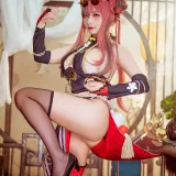 是一只熊仔《布莱默顿 功夫少女》主题写真：30张全套美图