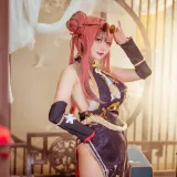 是一只熊仔《布莱默顿 功夫少女》主题写真：30张全套美图