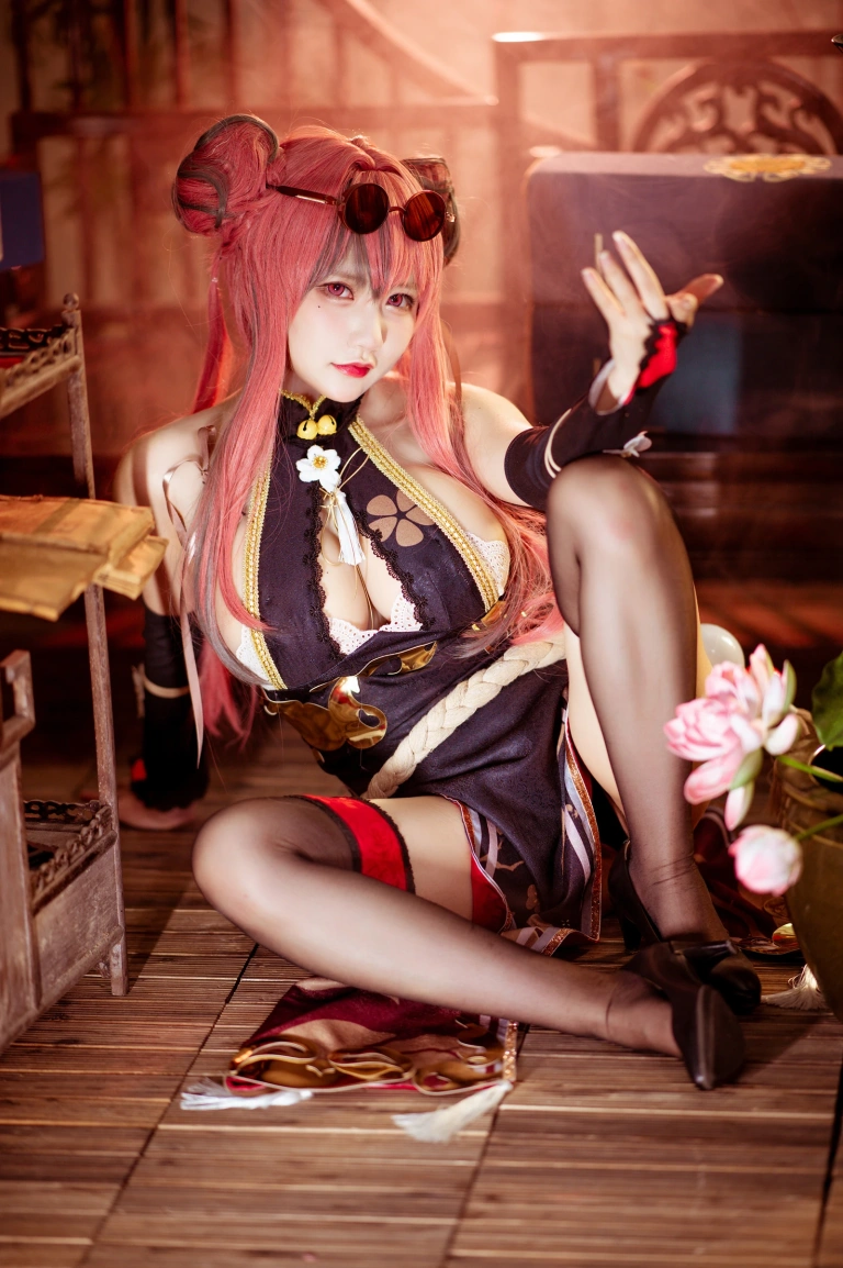 是一只熊仔《布莱默顿 功夫少女》主题写真：30张全套美图