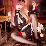 是一只熊仔《布莱默顿 功夫少女》主题写真：30张全套美图
