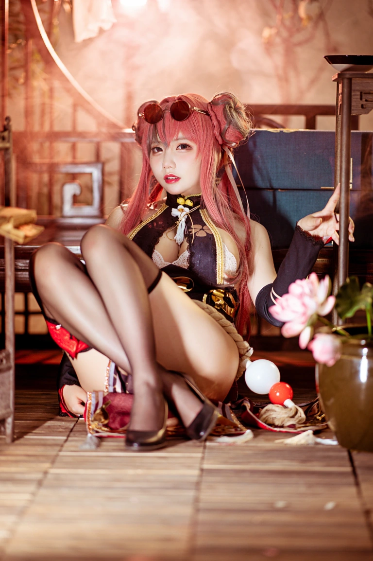 是一只熊仔《布莱默顿 功夫少女》主题写真：30张全套美图