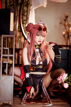 是一只熊仔《布莱默顿 功夫少女》主题写真：30张全套美图