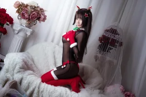 抱走莫子《连体黑丝圣诞比基尼》主题写真：30张全套美图