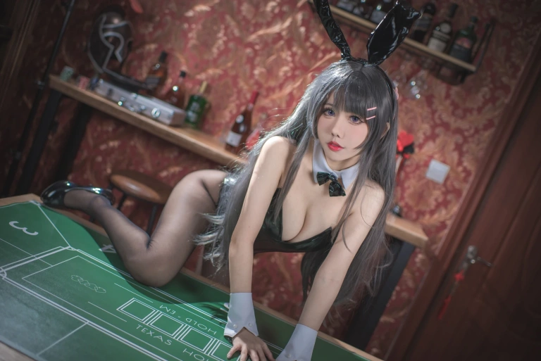 仙女月《樱岛麻衣兔女郎》主题写真：33张全套美图