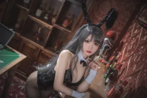 仙女月《樱岛麻衣兔女郎》主题写真：33张全套美图