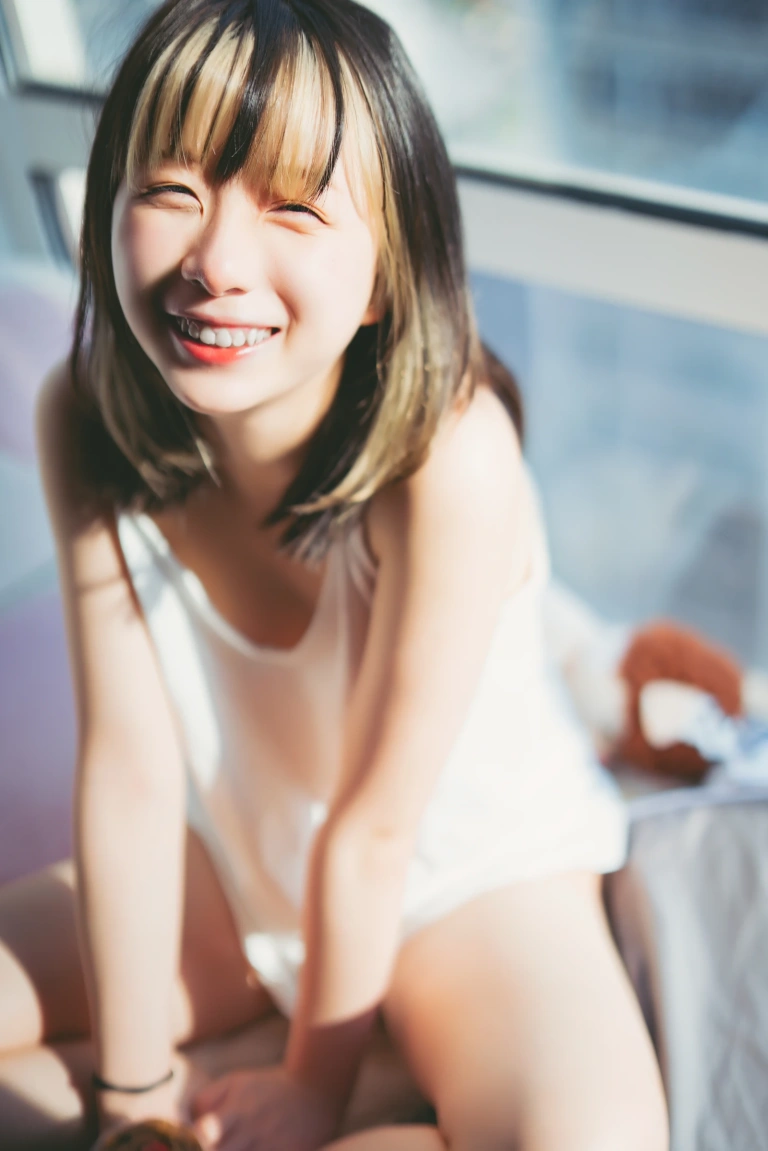 清青琴玖《生活的频道》主题写真：36张全套美图