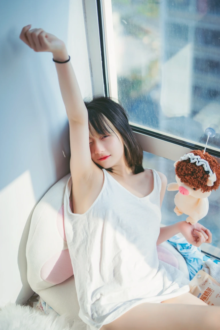 清青琴玖《生活的频道》主题写真：36张全套美图