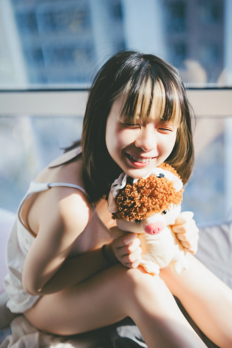 清青琴玖《生活的频道》主题写真：36张全套美图