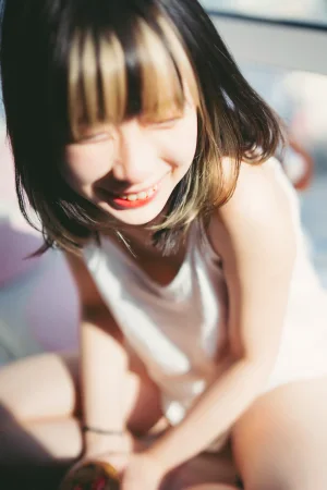 清青琴玖《生活的频道》主题写真：36张全套美图