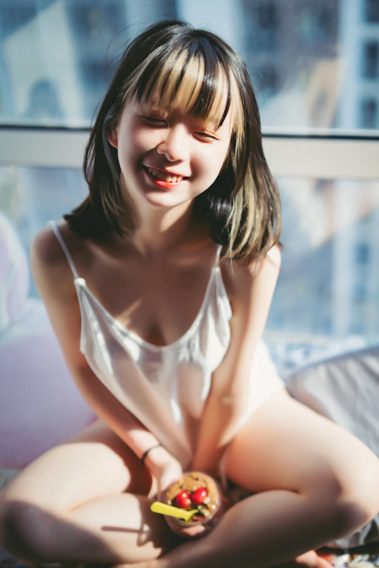 清青琴玖《生活的频道》主题写真：36张全套美图