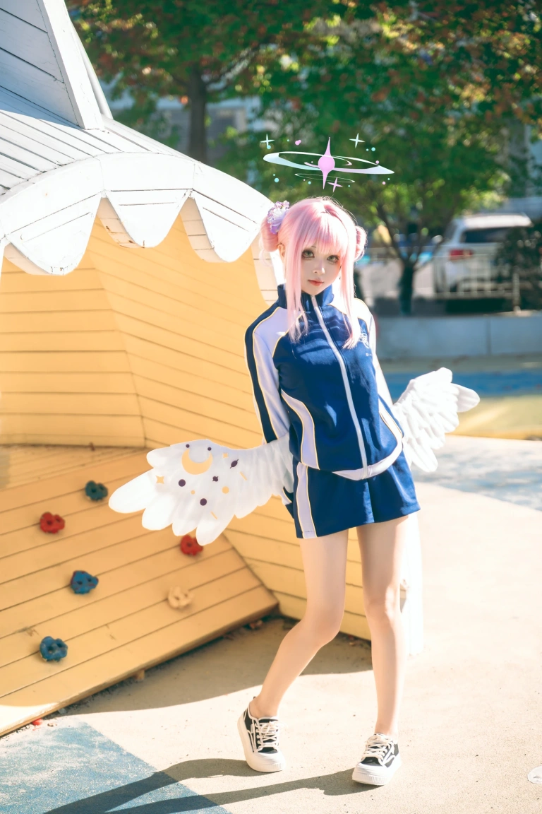 矢量鱼《蔚蓝档案 圣园未花体操服》主题写真：41张全套美图