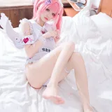 九柒喵《吸血鬼小护士同人》主题写真：48张全套美图