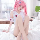 九柒喵《吸血鬼小护士同人》主题写真：48张全套美图