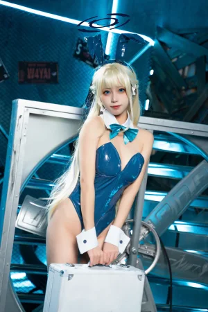 三無人型《蔚蓝档案 飞鸟马时兔女郎战斗服》主题写真：60张全套美图