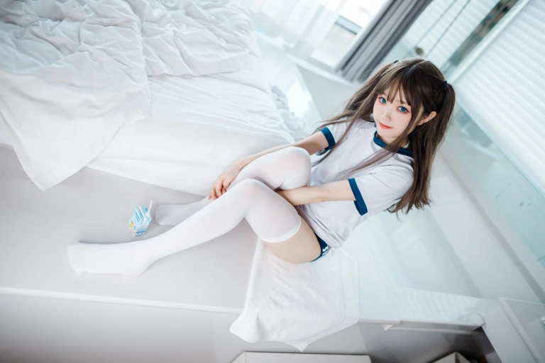 神沢永莉《半双马尾体操服大腿袜》主题写真：68张全套美图