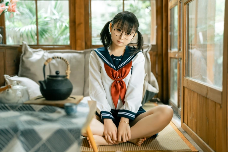 幼水铃衣《居家双马尾合集》主题写真：80张全套美图，含1个视频