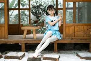 幼水铃衣《居家双马尾合集》主题写真：80张全套美图，含1个视频