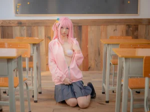 雫しずく《ぼっち・ざ・ろっく》主题写真：81张全套美图
