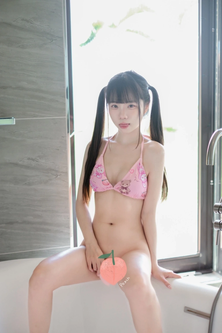 可可小白兔《愛慾流淌的小旅行》主题写真：82张全套美图